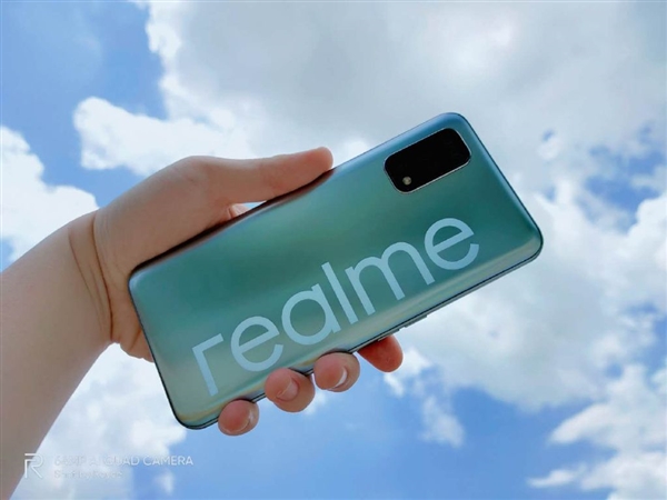 5000mAh电池仅重194g！realme V5发布：1399元起