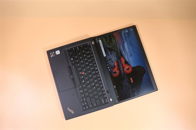 碳纤维材质更轻盈耐用！ThinkPad T14s评测：锐龙7 Pro性能无忧