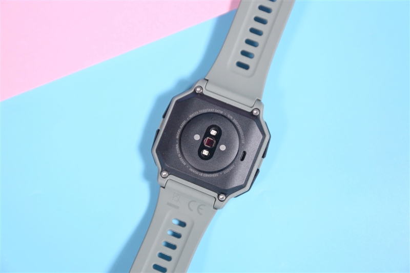 复古经典造型爷青回！华米Amazfit Neo评测：健康运动全能的电子表