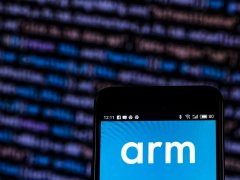 英伟达总裁黄仁勋400亿铁心拿下ARM，全球芯片格局或改变