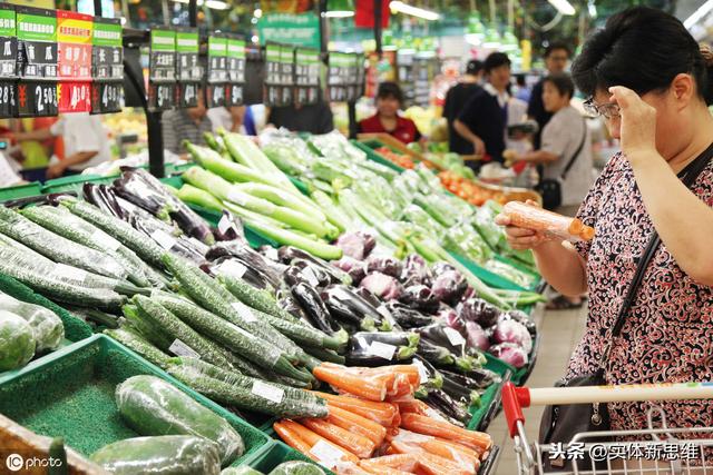 新开蔬菜店巧妙利用4招，几个月时间就把竞争对手打得喘不过气来