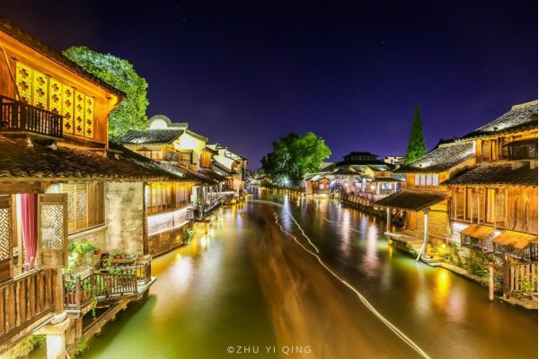 乌镇最出名诗句夜景（形容乌镇的经典诗词）