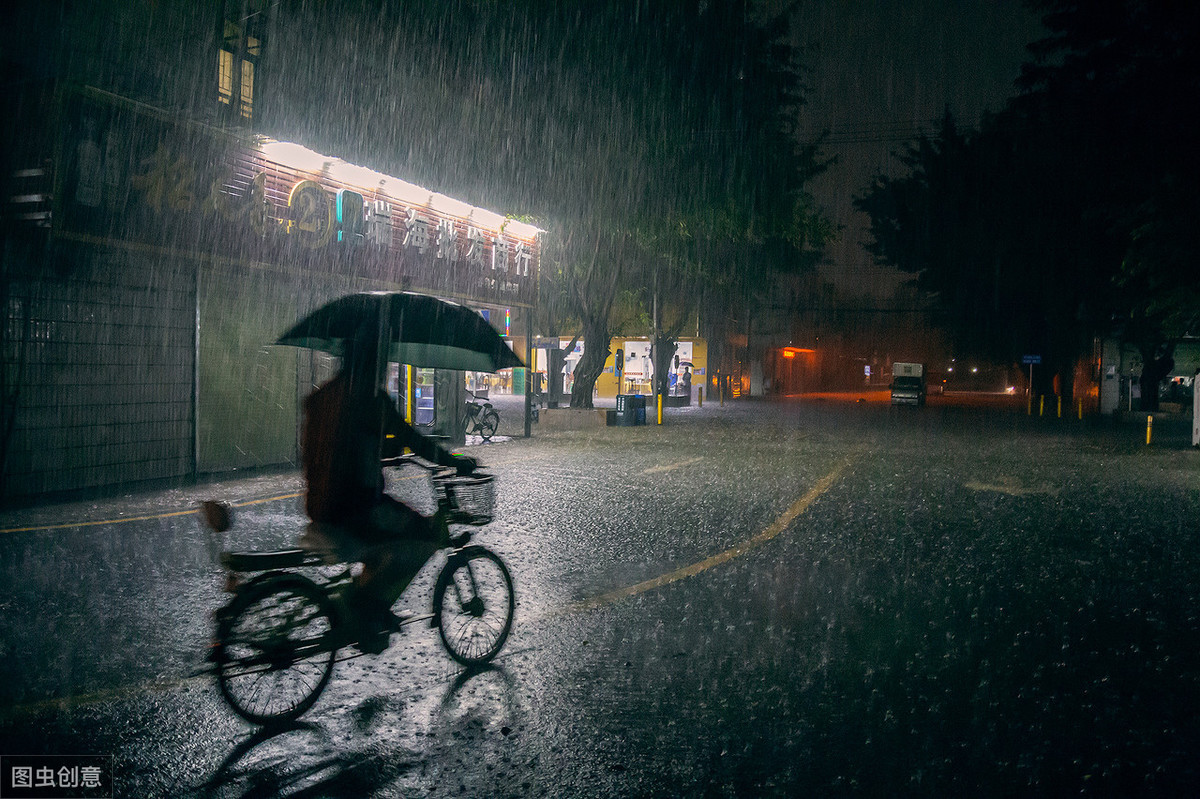 冬天的雨怎么形容成语（描写夏天的成语和诗句）