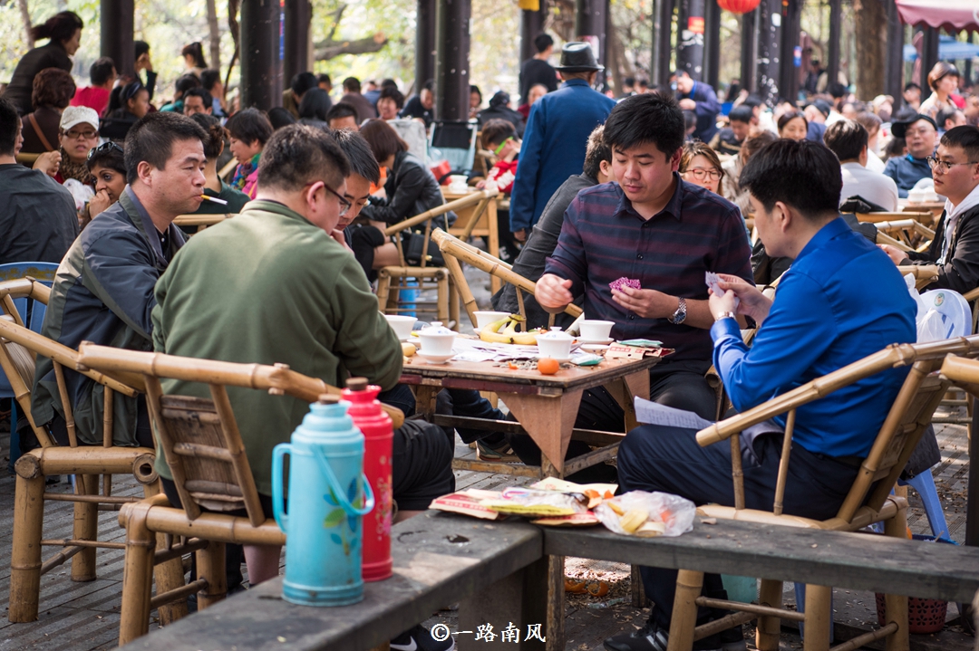 摆龙门阵是什么意思__龙门阵的来历