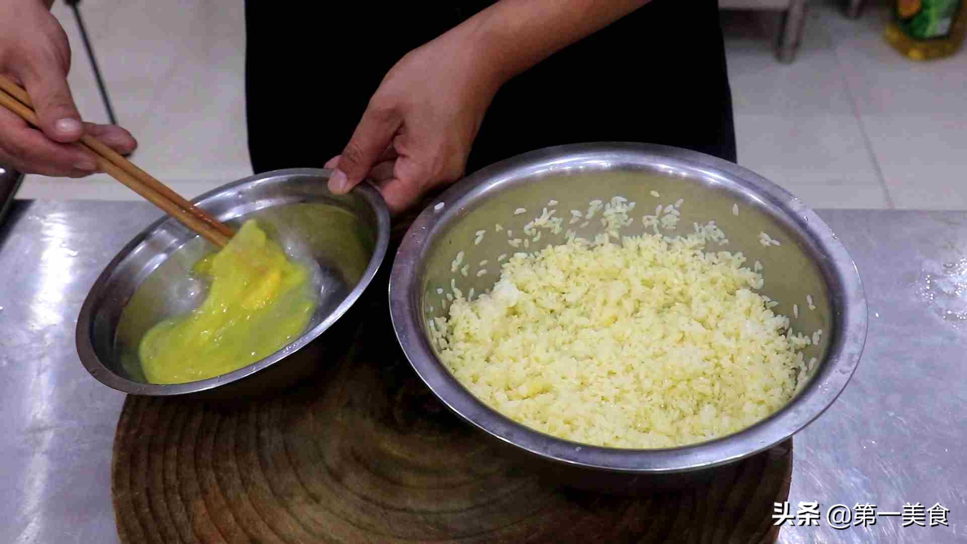 酱油炒饭怎么做_酱油炒饭的家常做法