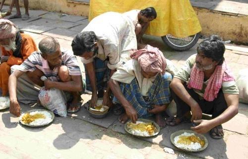 为什么印度人用手吃饭_印度人用手吃饭的原因