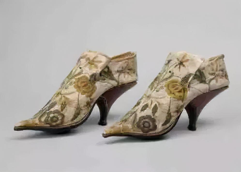 为什么女人喜欢高跟鞋_高跟鞋的历史演变