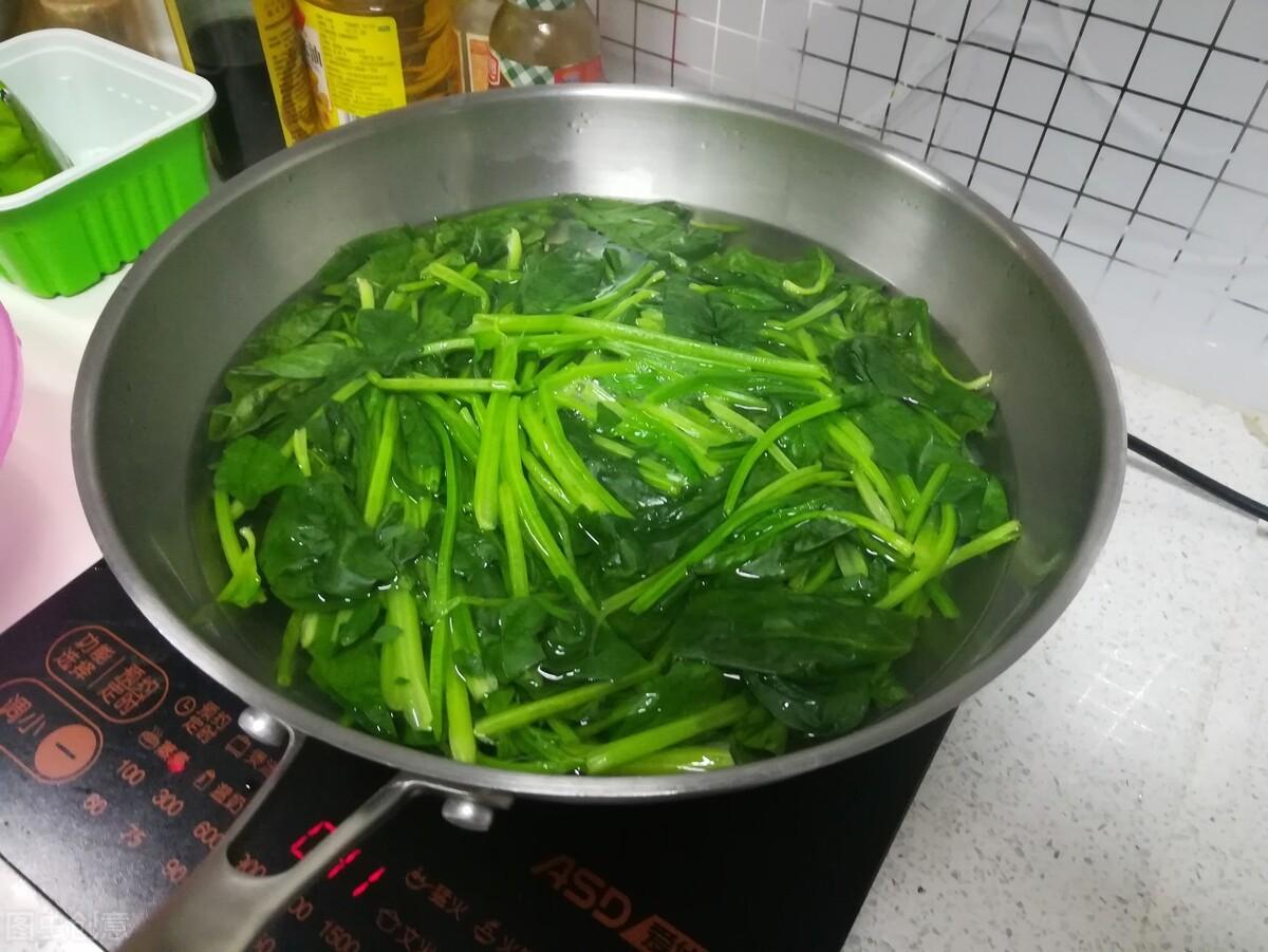 为什么饭店炒的青菜好看又好吃_炒青菜的技巧