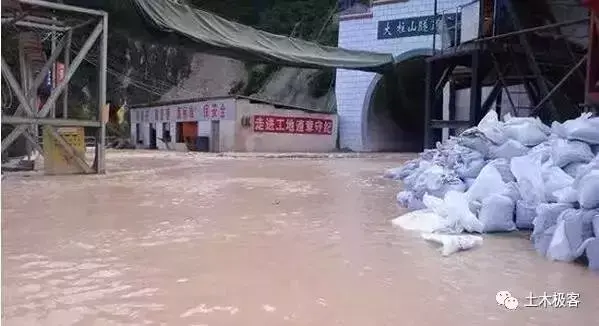 为什么中国一定要建成川藏铁路_一文详解