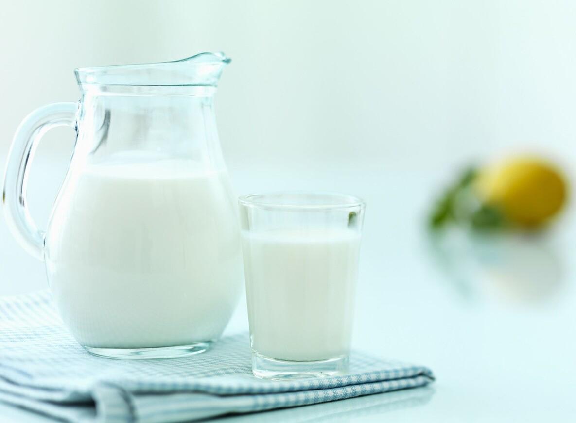 纯牛奶什么时候喝最好_喝纯牛奶的最佳时间