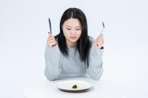 减肥不吃主食会怎样_减肥不吃主食的危害