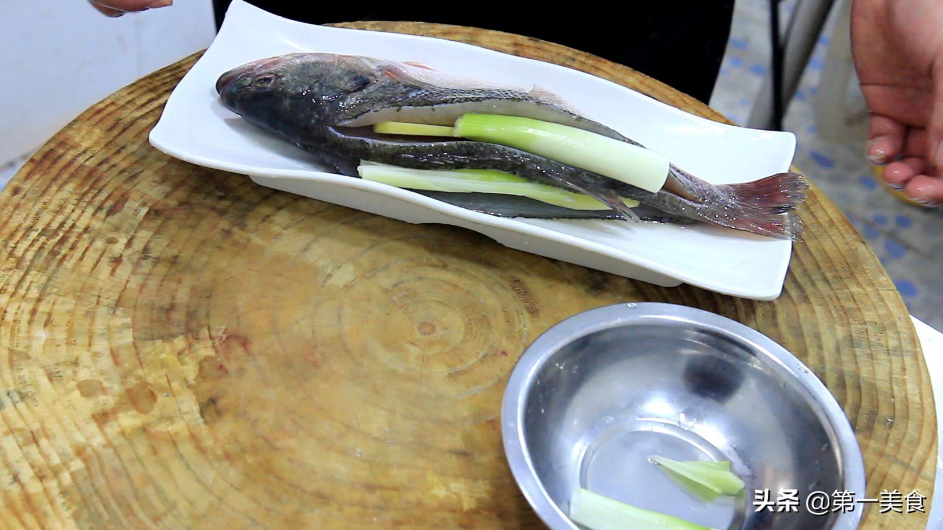 清蒸鲈鱼怎么做_清蒸鲈鱼的美味做法