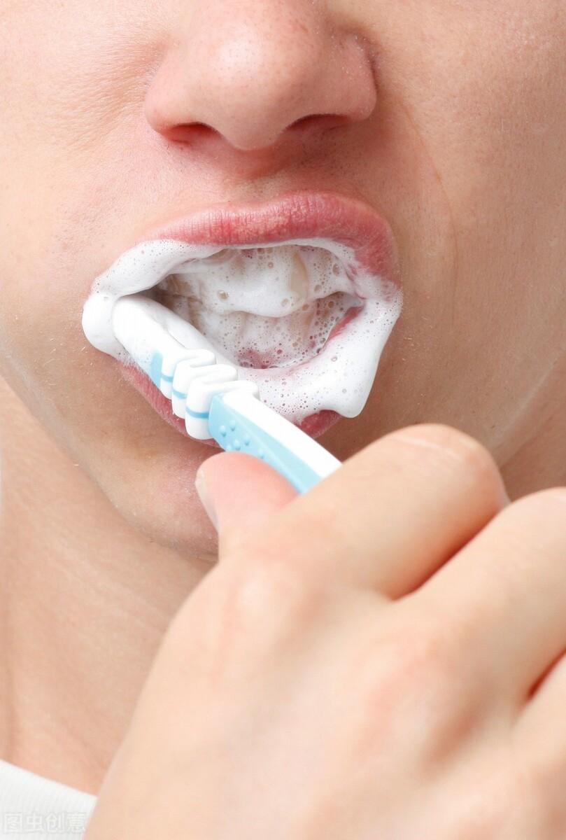 古代人是怎样刷牙的_古代人刷牙用牙膏吗