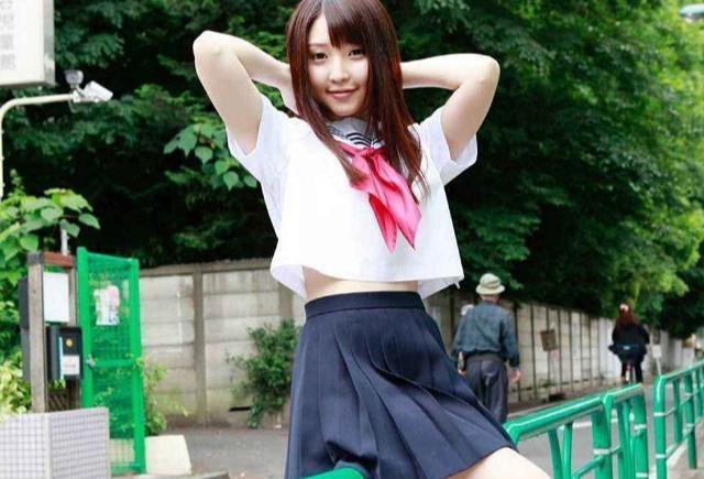 为什么日本女生穿裙子_一年四季都穿短裙吗