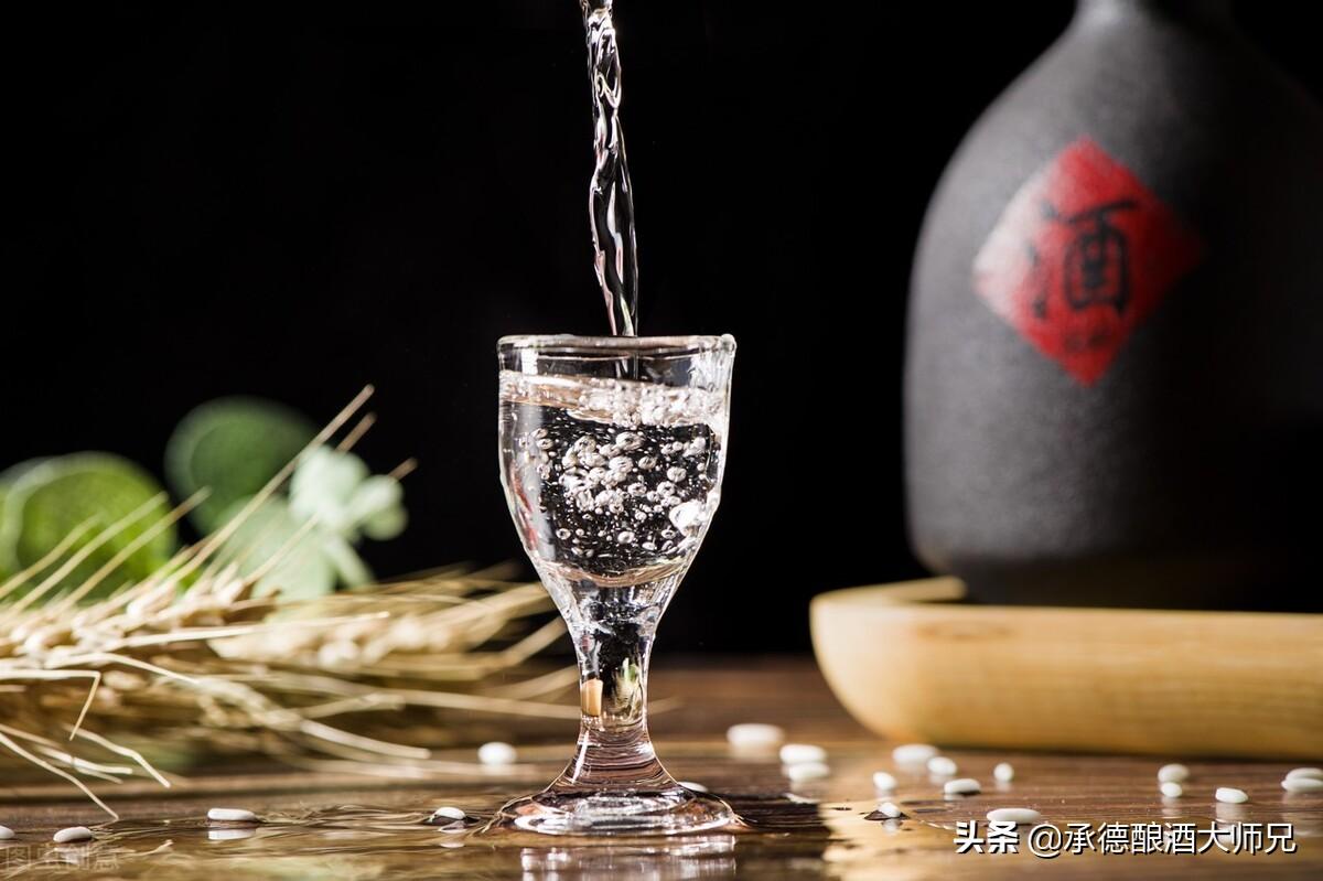 粮食酒和酒精勾兑酒的区别有哪些