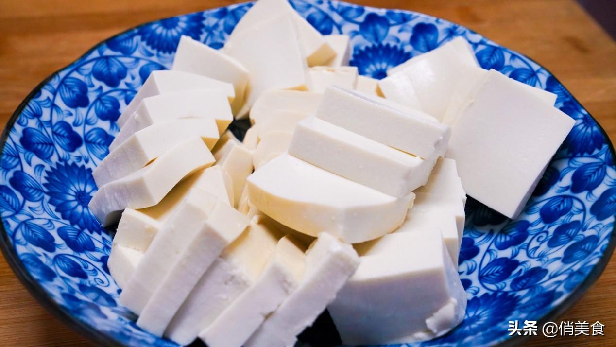 白菜烧豆腐怎样做才好吃，白菜烧豆腐的做法步骤