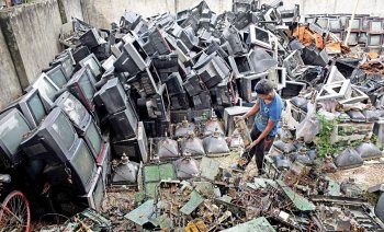 为什么各国要接收电子垃圾，电子垃圾的危害