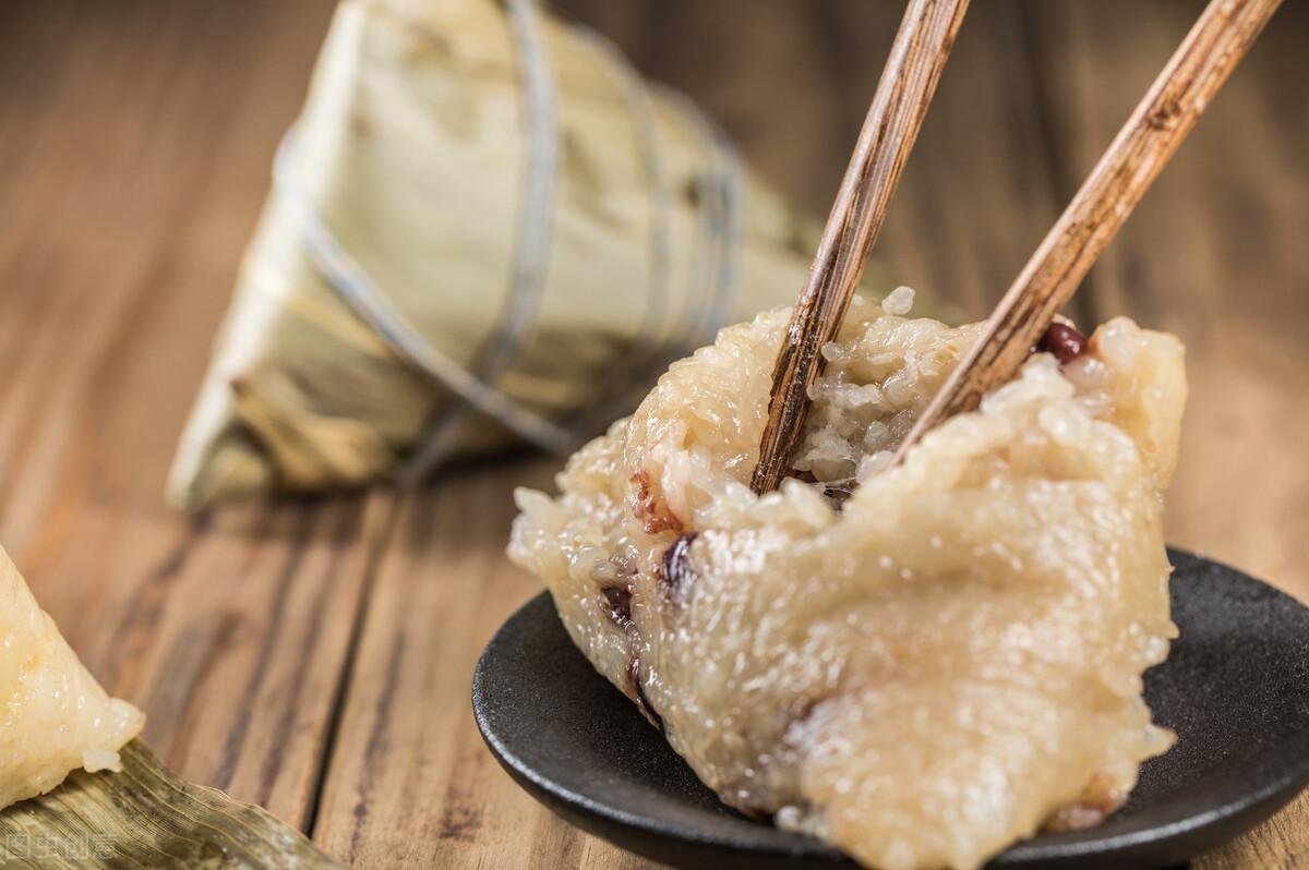 小苏打和食用碱有哪些区别，小苏打和食用碱的区别