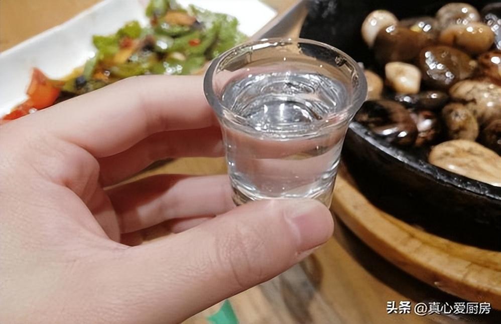 为什么越来越多的人去饭店吃饭自带酒水，你怎么看