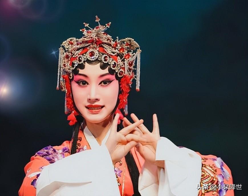 戏曲属于中国传统文化吗，戏曲是我国传统的戏剧形式