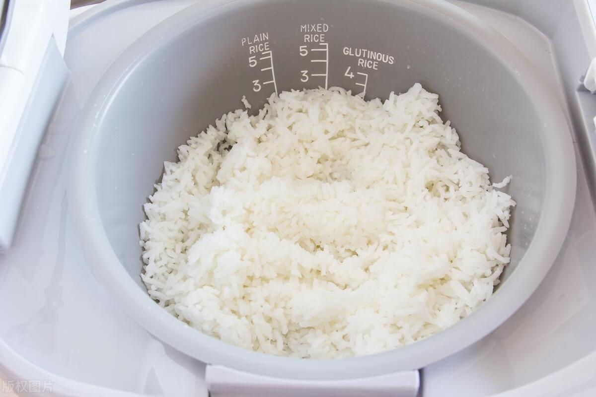 为何饭店的米饭很松软，怎样蒸大米饭松软好吃