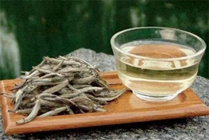 白茶是绿茶还是红茶，最好的白茶是什么茶