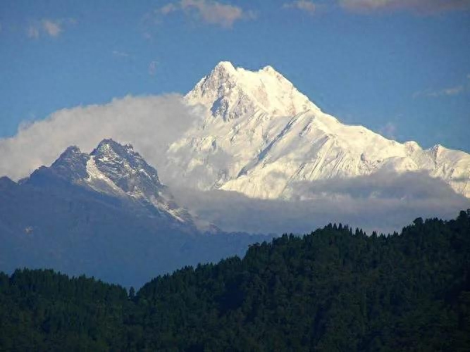 世界上海拔最高的山是哪座山，世界上海拔最高的十大山脉