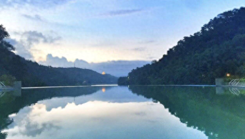 余秋雨水平如何，如何评价余秋雨