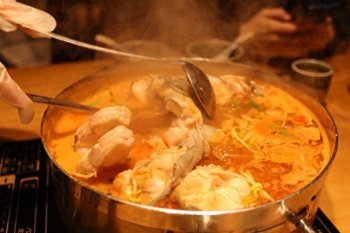 酸汤鱼怎么做最好吃，家常酸汤鱼的做法和步骤