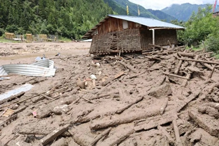 山体滑坡和泥石流有什么区别，哪个更危险