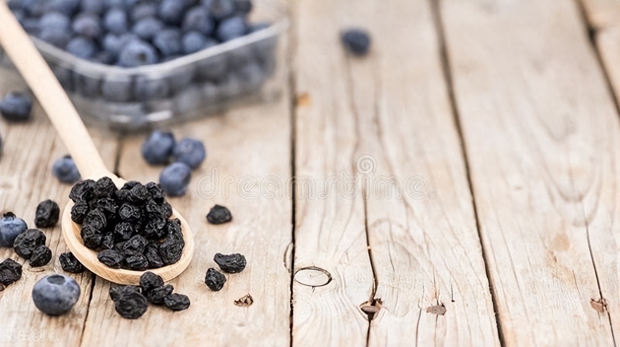 蓝莓干和葡萄干有区别吗，蓝莓干和葡萄干的区别