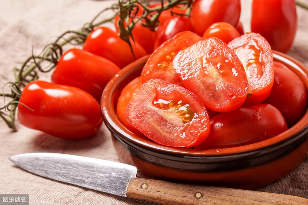 西红柿的禁忌食物有哪些，西红柿不适宜人群
