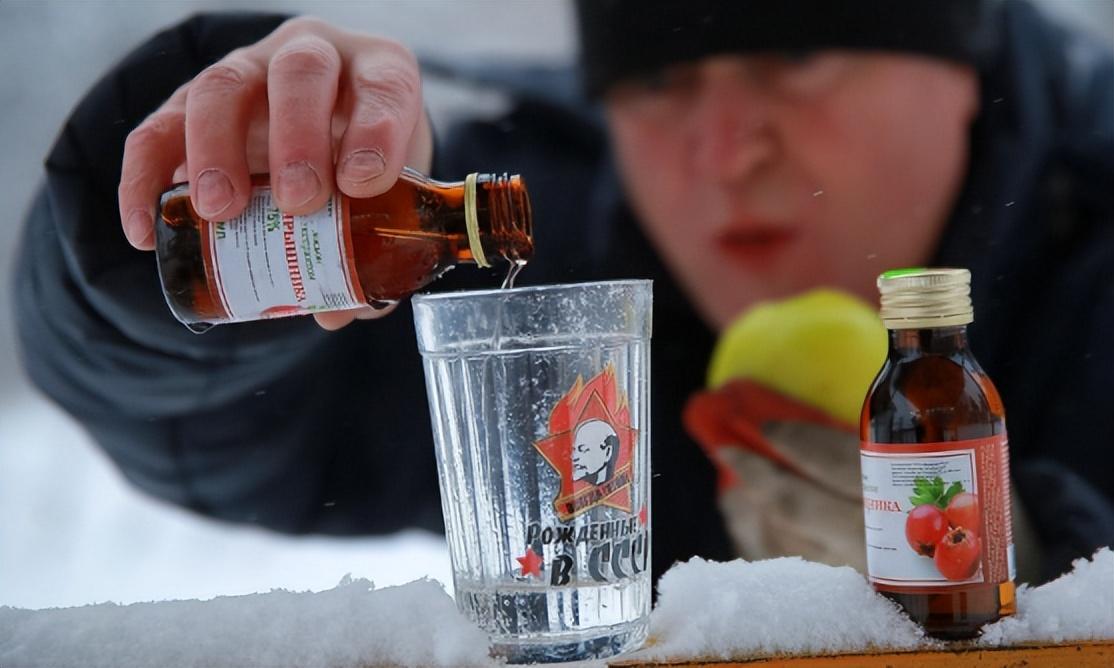 伏特加是什么酒 ，伏特加是白酒还是洋酒