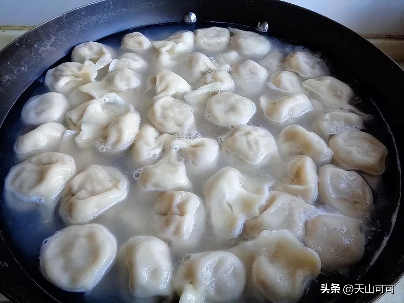 酸菜油渣馅饺子怎么调？有哪些步骤？