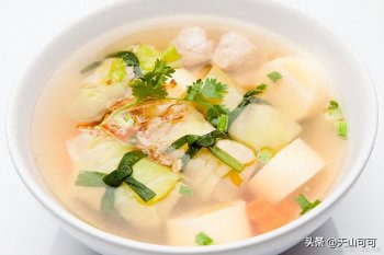 白菜豆腐三鲜汤怎么做？白菜豆腐三鲜汤的做法